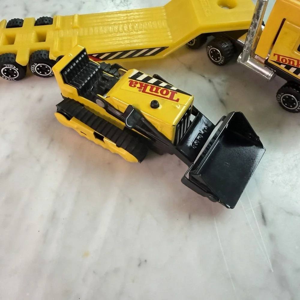 Vtg‎ 1981 Mini Tonka Yellow Semi Truck Lowboy Trailer & Crawler Bulldozer Set